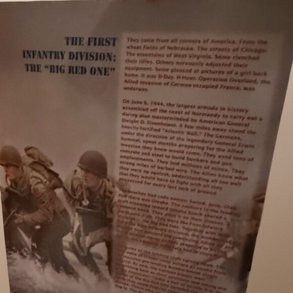 NIB 1997 GI Joe Classic Collection D-Day Salute Articulated Action Figure Sealed - Picture 7 of 12